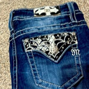 MissMe mid rise 30 waist, darling pockets. I’ve only worn these 4 times.